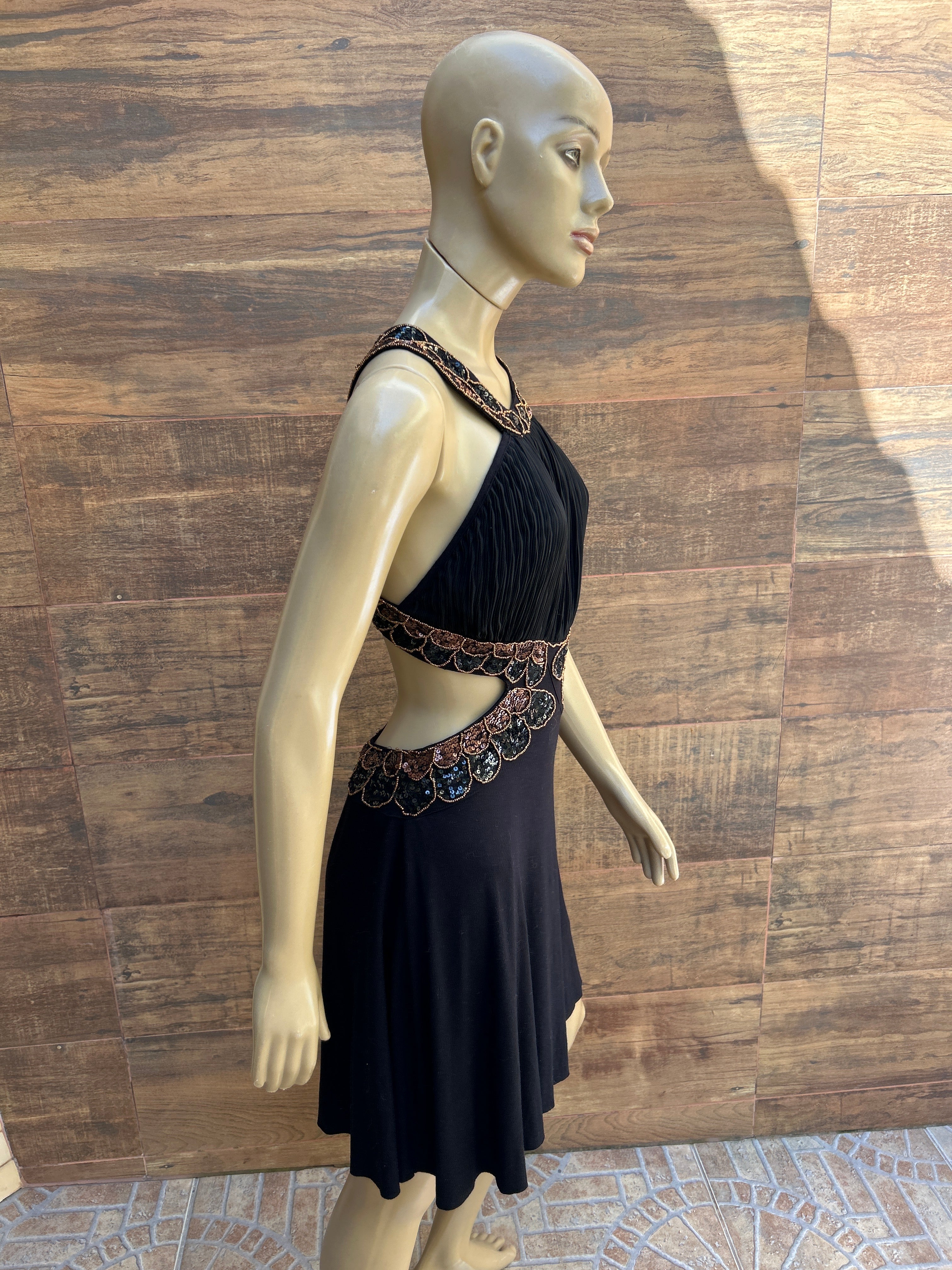 Vestido bordado a mão