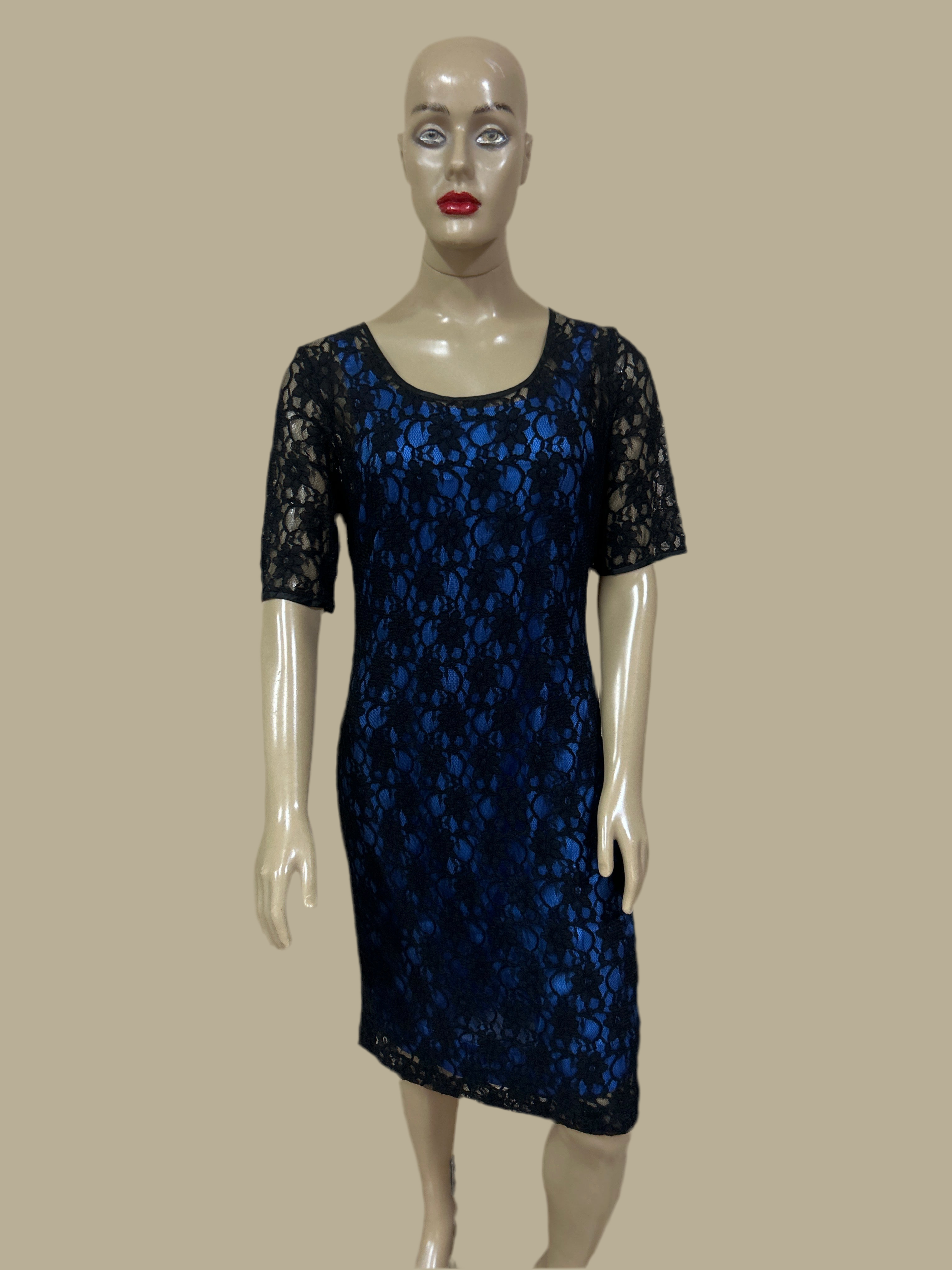 Vestido mídi renda