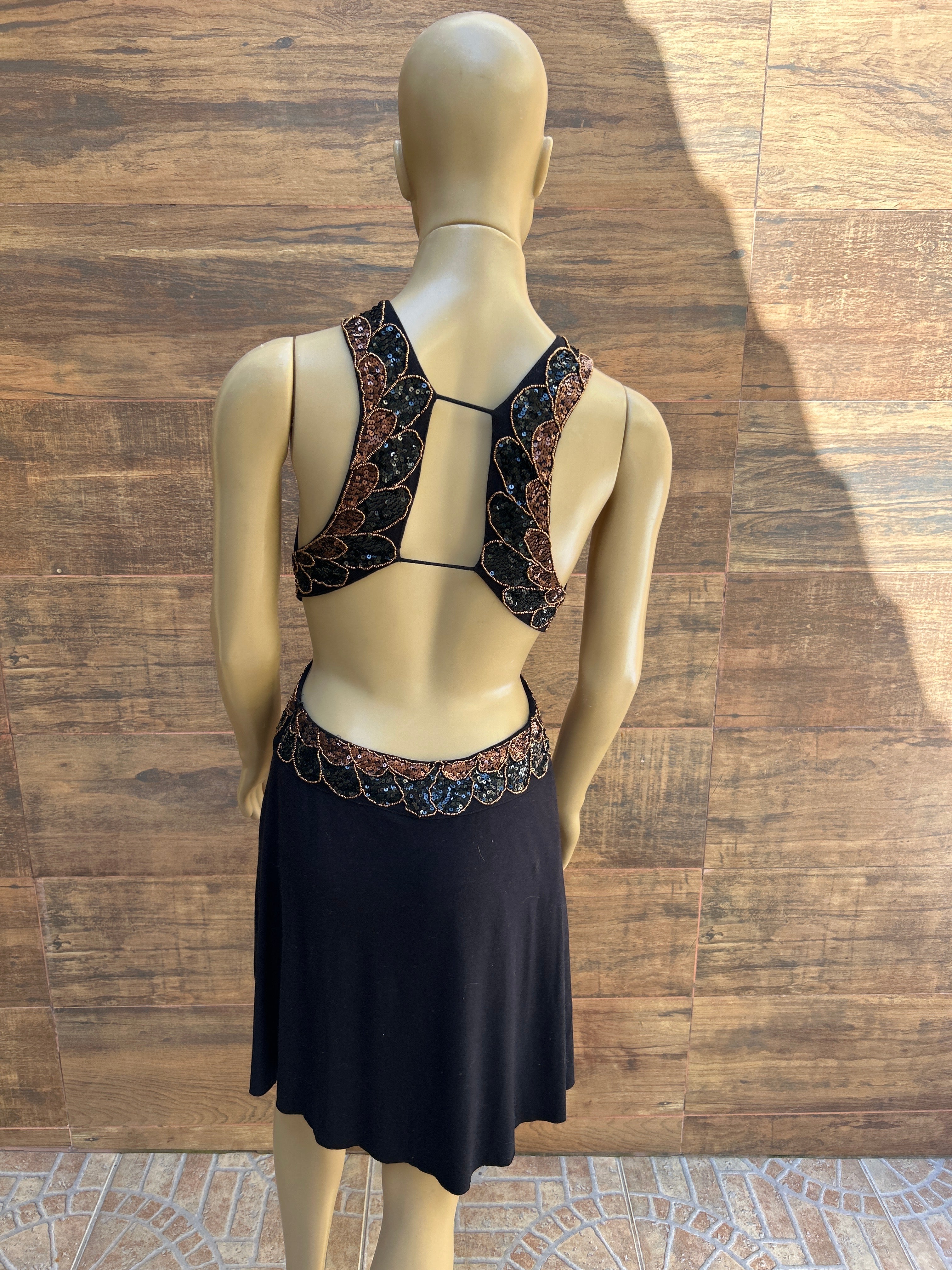 Vestido bordado a mão
