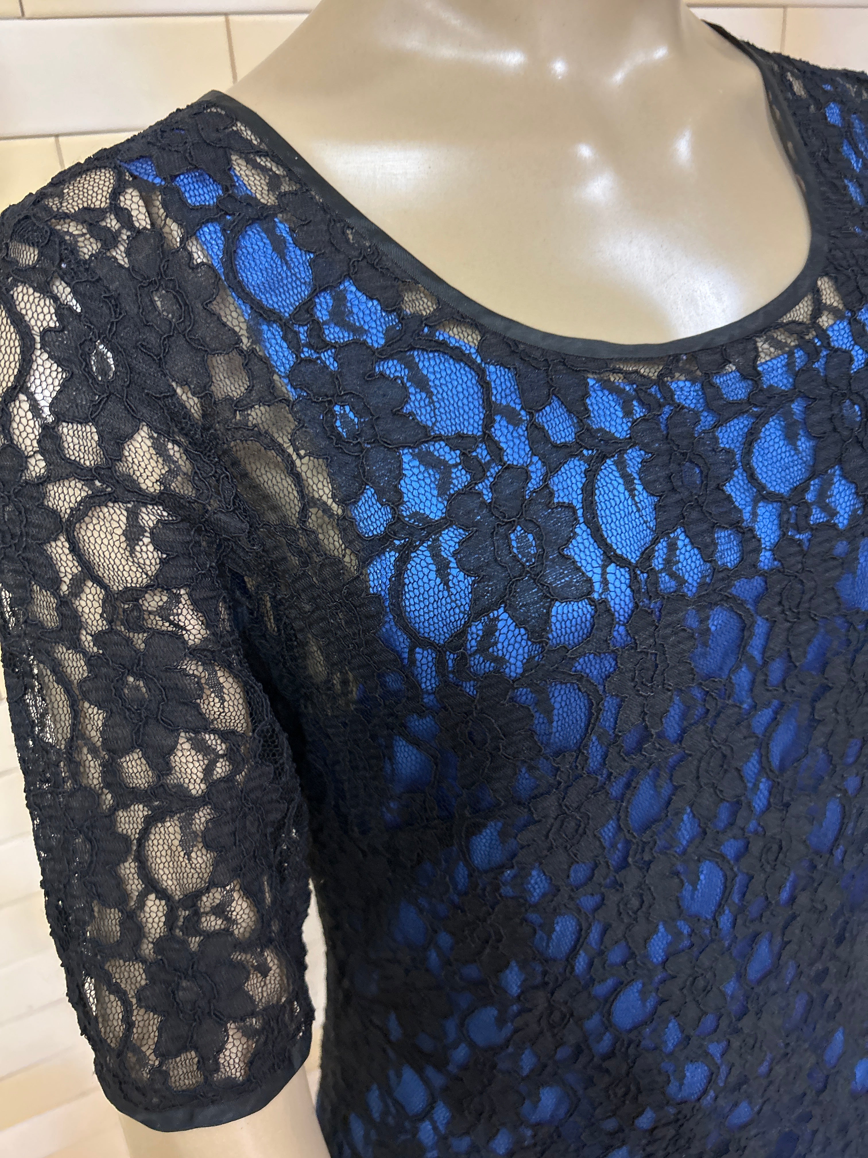 Vestido mídi renda