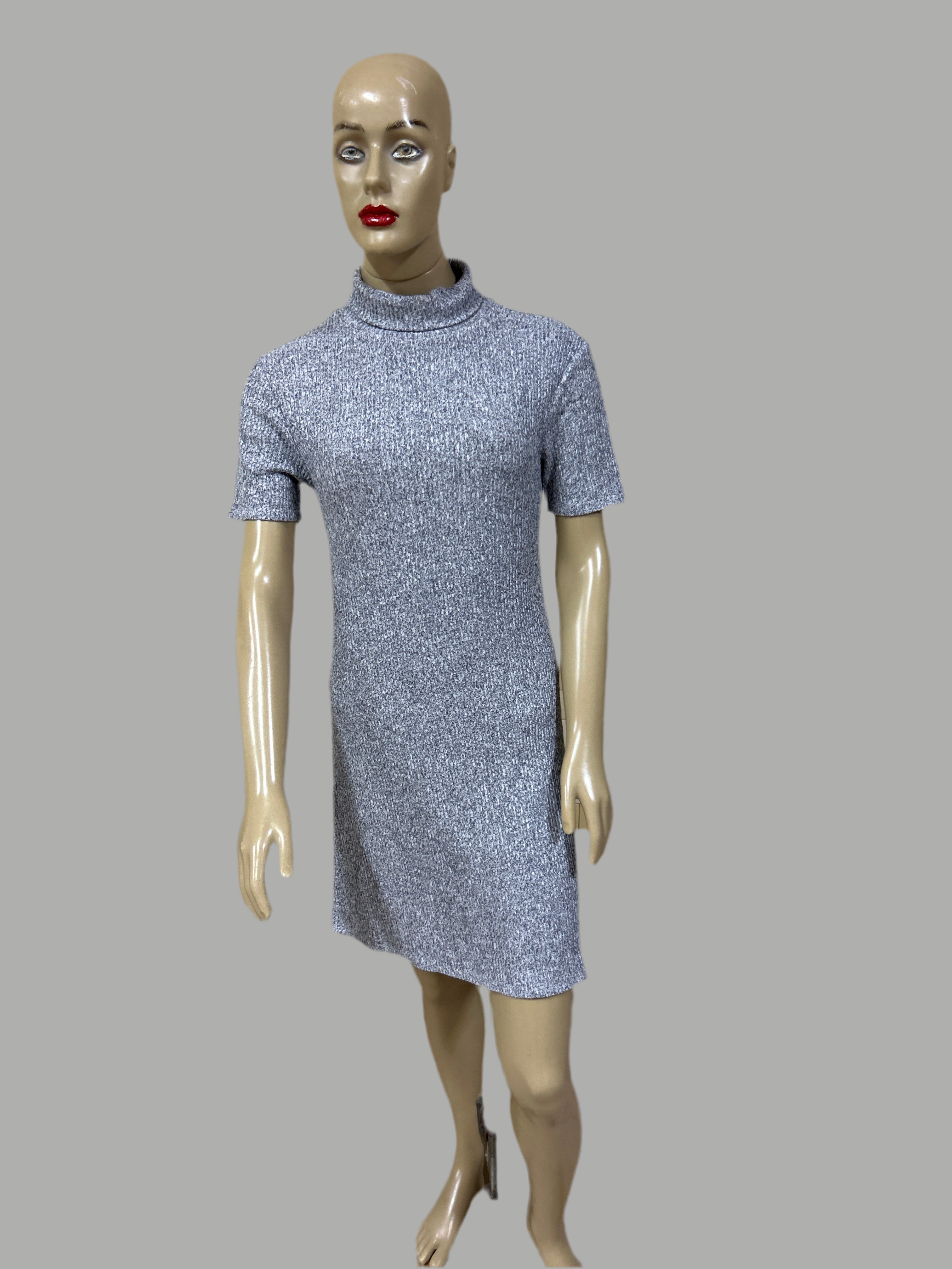 Vestido cinza Forever 21