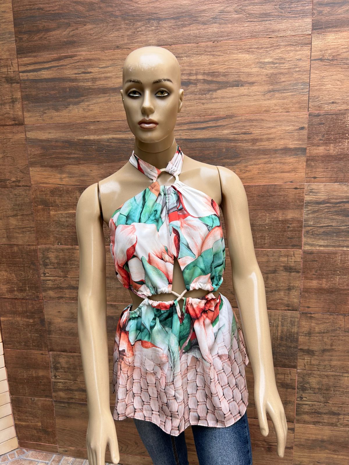 Blusa Halter – Tropical com Atitude - TAM M
