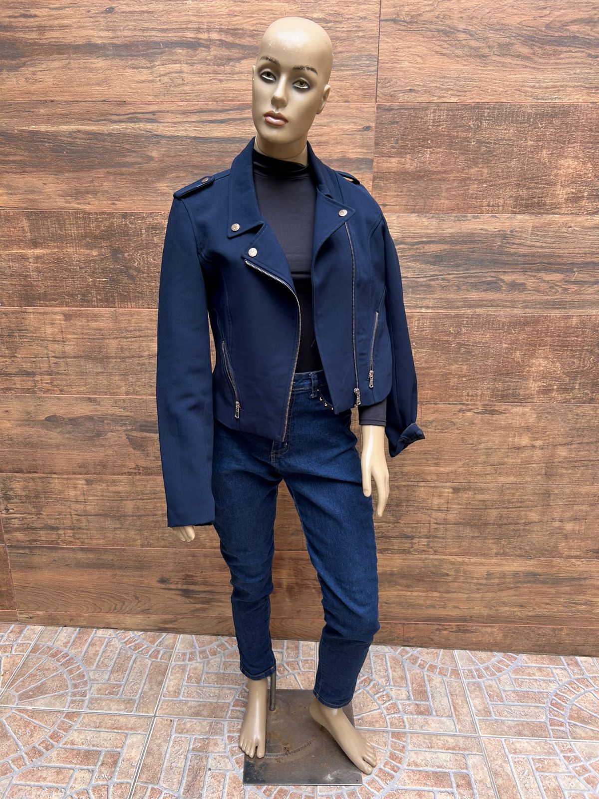 Jaqueta estilo biker em azul marinho - TAM M
