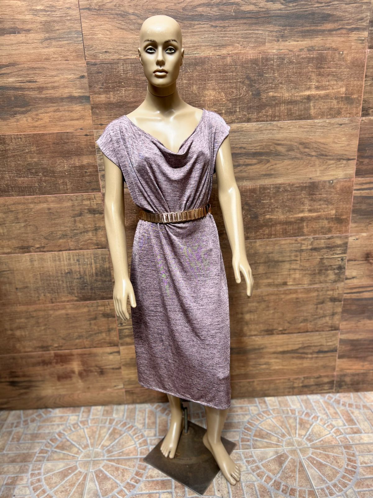 Vestido Roxo com Decote Drapê – Sofisticação Atemporal - TAM G