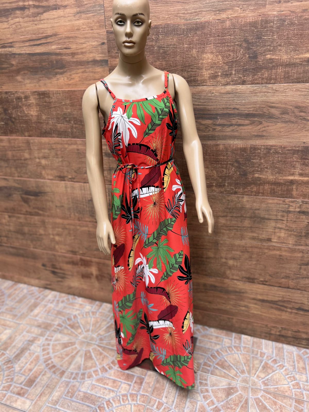 Vestido Longo Tropical – Energia e Elegância Retrô - TAM M,G