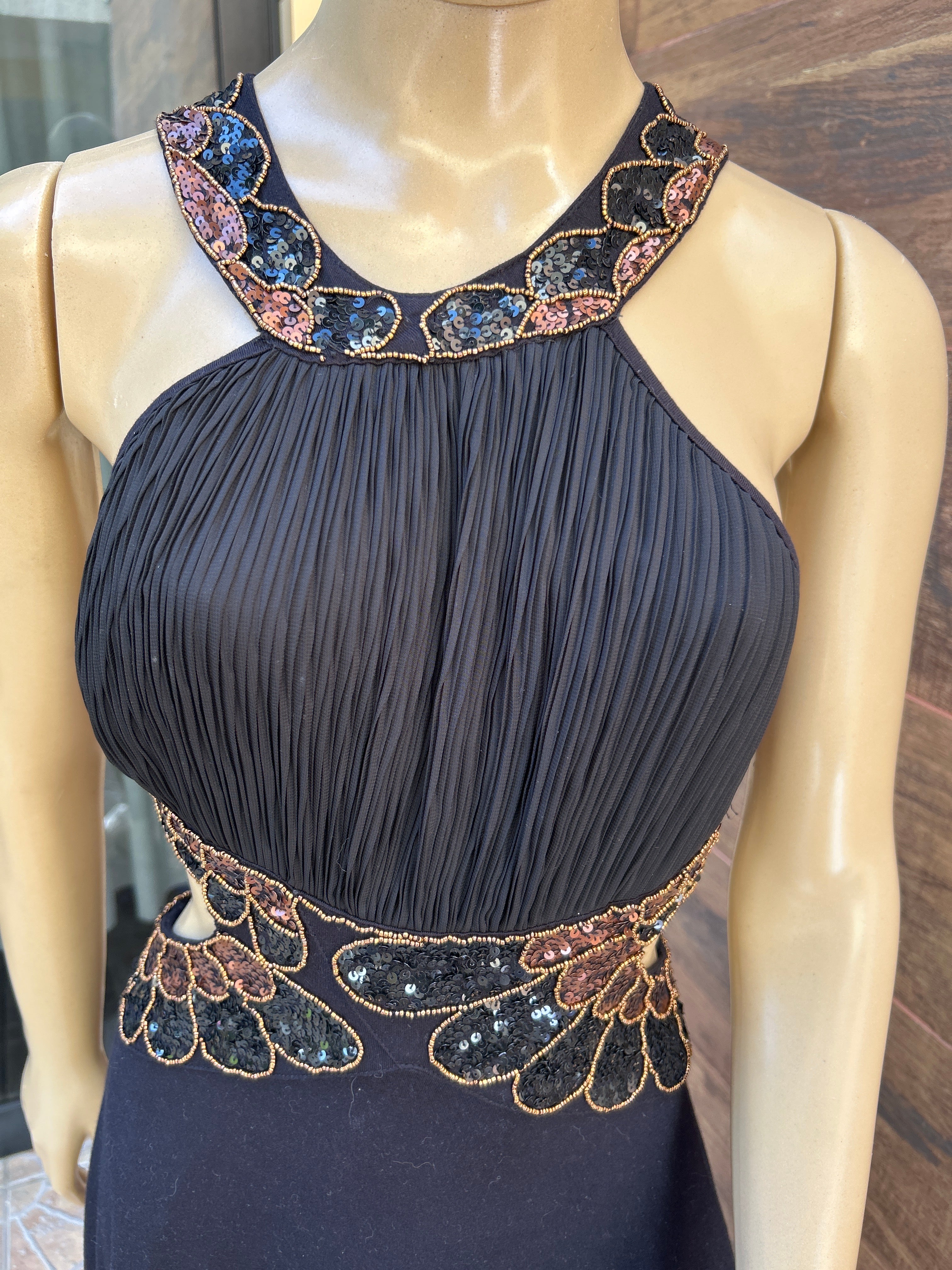 Vestido bordado a mão
