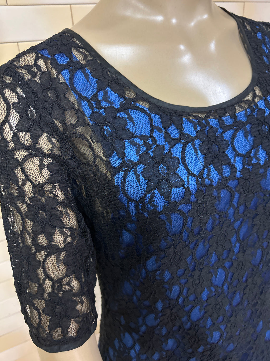 Vestido mídi renda
